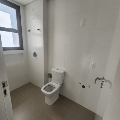 Apartamentos com 69m², 2 quartos, 2 suítes, 1 garagem, no bairro Centro em Florianópolis