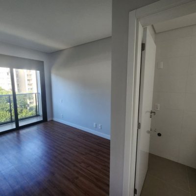 Apartamentos com 69m², 2 quartos, 2 suítes, 1 garagem, no bairro Centro em Florianópolis