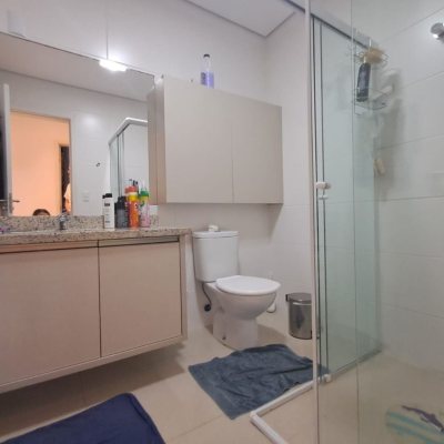 Cobertura com 166m², 3 quartos, 1 suíte, 2 garagens, no bairro Campeche em Florianópolis