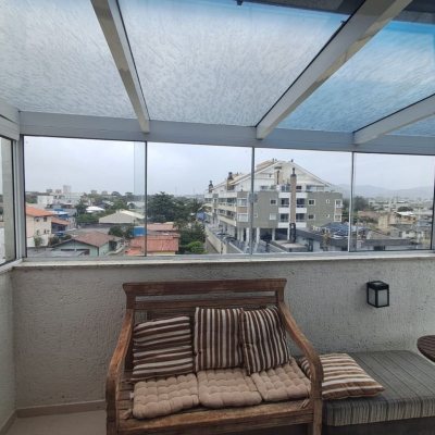 Cobertura com 166m², 3 quartos, 1 suíte, 2 garagens, no bairro Campeche em Florianópolis