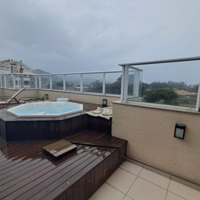 Cobertura com 166m², 3 quartos, 1 suíte, 2 garagens, no bairro Campeche em Florianópolis