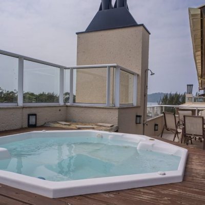 Cobertura com 166m², 3 quartos, 1 suíte, 2 garagens, no bairro Campeche em Florianópolis