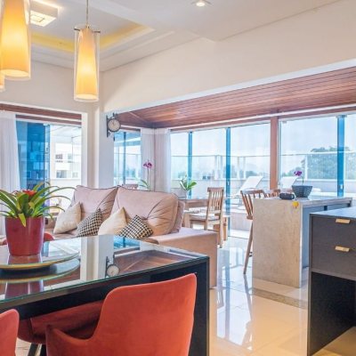 Cobertura com 166m², 3 quartos, 1 suíte, 2 garagens, no bairro Campeche em Florianópolis