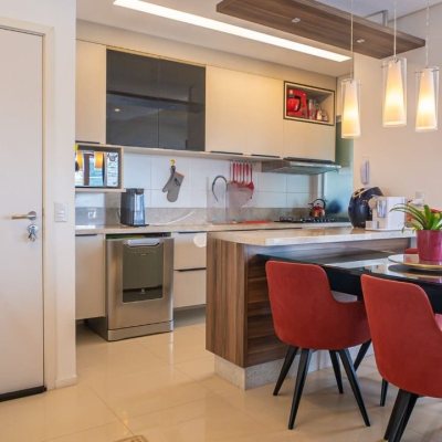 Cobertura com 166m², 3 quartos, 1 suíte, 2 garagens, no bairro Campeche em Florianópolis