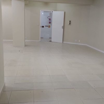 Sala com 98m², no bairro Centro em Florianópolis