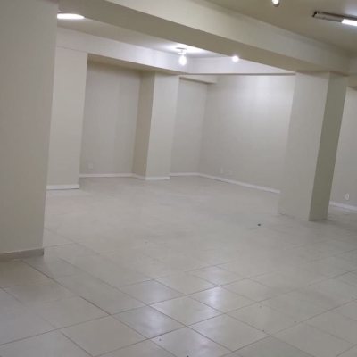 Sala com 98m², no bairro Centro em Florianópolis