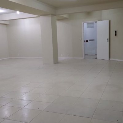 Sala com 98m², no bairro Centro em Florianópolis