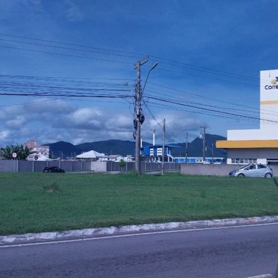 Terrenos Residenciais com 10911m², no bairro Carianos em Florianópolis