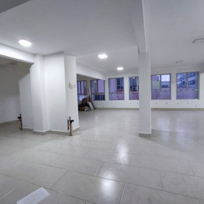 Sala com 203m², no bairro Centro em Florianópolis