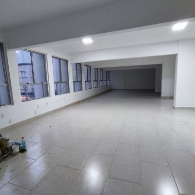 Sala com 203m², no bairro Centro em Florianópolis
