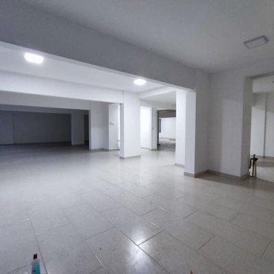Sala com 203m², no bairro Centro em Florianópolis