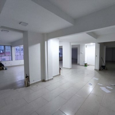 Sala com 203m², no bairro Centro em Florianópolis