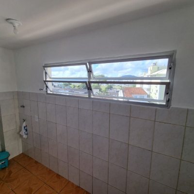 Apartamentos com 68m², 2 quartos, 1 garagem, no bairro Balneário em Florianópolis