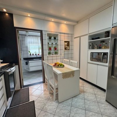 Apartamentos com 108m², 4 quartos, 1 suíte, 1 garagem, no bairro Bom Abrigo em Florianópolis