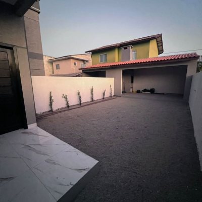 Casa Residencial com 85m², 2 quartos, 1 suíte, 2 garagens, no bairro São João Do Rio Vermelho em Florianópolis