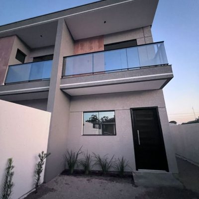 Casa Residencial com 85m², 2 quartos, 1 suíte, 2 garagens, no bairro São João Do Rio Vermelho em Florianópolis