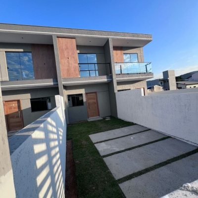 Casa Residencial com 85m², 2 quartos, 1 suíte, 2 garagens, no bairro São João Do Rio Vermelho em Florianópolis