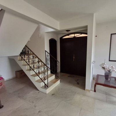 Casa Residencial/Comercial com 200m², 2 garagens, no bairro Itaguaçu em Florianópolis