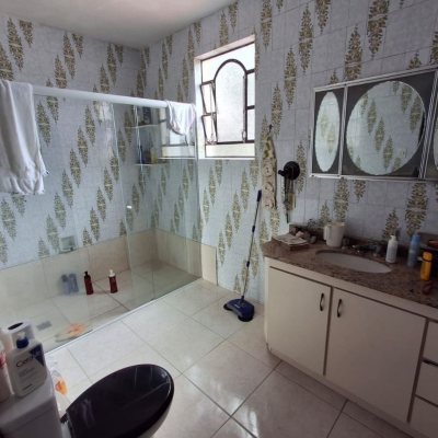 Casa Residencial/Comercial com 200m², 2 garagens, no bairro Itaguaçu em Florianópolis