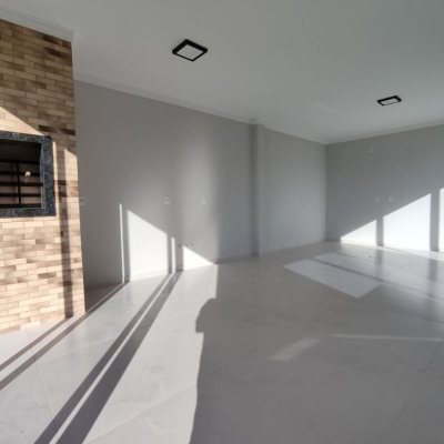 Casa Residencial com 507m², 5 quartos, 3 suítes, 4 garagens, no bairro Ingleses do Rio Vermelho em Florianópolis