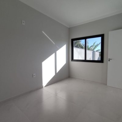 Casa Residencial com 507m², 5 quartos, 3 suítes, 4 garagens, no bairro Ingleses do Rio Vermelho em Florianópolis