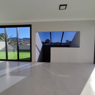 Casa Residencial com 507m², 5 quartos, 3 suítes, 4 garagens, no bairro Ingleses do Rio Vermelho em Florianópolis