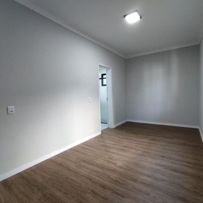 Casa Residencial com 507m², 5 quartos, 3 suítes, 4 garagens, no bairro Ingleses do Rio Vermelho em Florianópolis