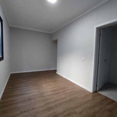 Casa Residencial com 507m², 5 quartos, 3 suítes, 4 garagens, no bairro Ingleses do Rio Vermelho em Florianópolis