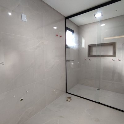 Casa Residencial com 507m², 5 quartos, 3 suítes, 4 garagens, no bairro Ingleses do Rio Vermelho em Florianópolis