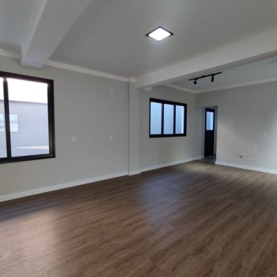 Casa Residencial com 507m², 5 quartos, 3 suítes, 4 garagens, no bairro Ingleses do Rio Vermelho em Florianópolis