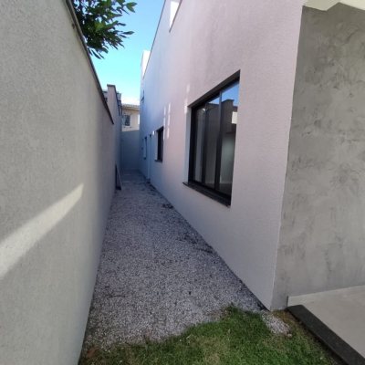 Casa Residencial com 507m², 5 quartos, 3 suítes, 4 garagens, no bairro Ingleses do Rio Vermelho em Florianópolis