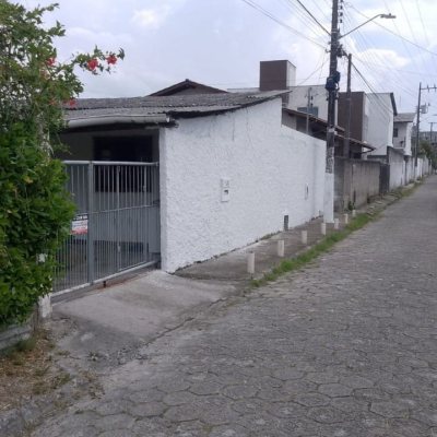 Terrenos Residenciais com 390m², no bairro Tapera da Base em Florianópolis