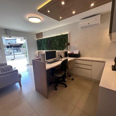 Casa Residencial com 231m², 4 quartos, 2 suítes, 1 garagem, no bairro Ponte do Imaruim em Palhoça