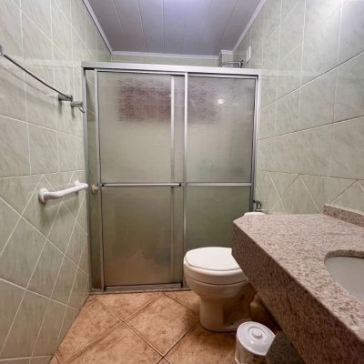 Casa Residencial com 222m², 5 quartos, 2 suítes, 4 garagens, no bairro Campeche em Florianópolis