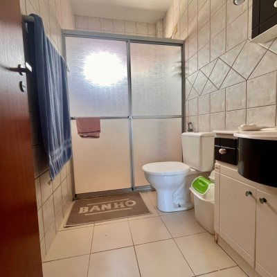 Casa Residencial com 222m², 5 quartos, 2 suítes, 4 garagens, no bairro Campeche em Florianópolis