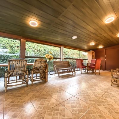 Casa Residencial com 222m², 5 quartos, 2 suítes, 4 garagens, no bairro Campeche em Florianópolis