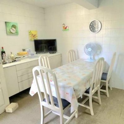 Casa Residencial com 250m², 5 quartos (sendo 1 suíte), 4 garagens, no bairro Carvoeira em Florianópolis