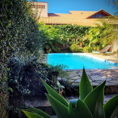 Casa Residencial com 100m², 2 quartos, 1 garagem, no bairro Campeche em Florianópolis