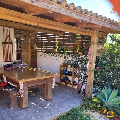 Casa Residencial com 100m², 2 quartos, 1 garagem, no bairro Campeche em Florianópolis