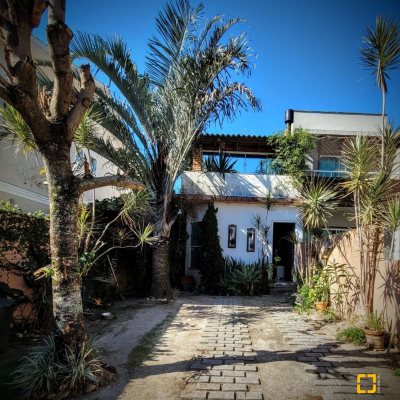 Casa Residencial com 100m², 2 quartos, 1 garagem, no bairro Campeche em Florianópolis