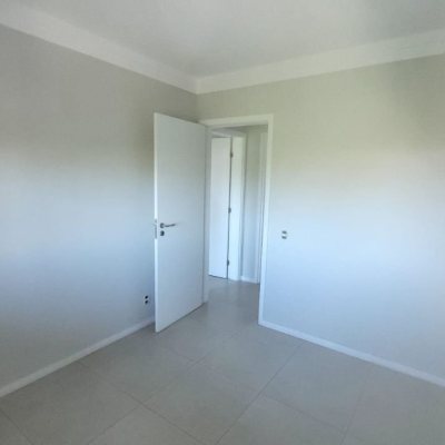 Apartamentos com 94m², 3 quartos, 1 suíte, 2 garagens, no bairro Capoeiras em Florianópolis