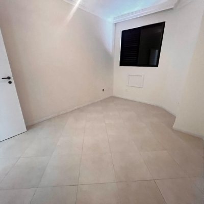 Cobertura com 170m², 3 quartos (sendo 1 suíte), 2 garagens, no bairro Carvoeira em Florianópolis