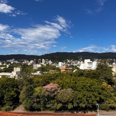 Cobertura com 170m², 3 quartos (sendo 1 suíte), 2 garagens, no bairro Carvoeira em Florianópolis