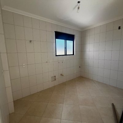 Cobertura com 170m², 3 quartos (sendo 1 suíte), 2 garagens, no bairro Carvoeira em Florianópolis