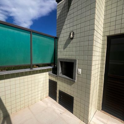 Cobertura com 170m², 3 quartos (sendo 1 suíte), 2 garagens, no bairro Carvoeira em Florianópolis