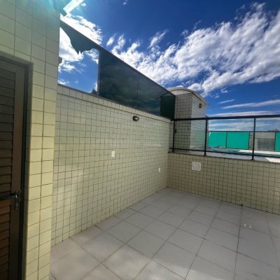 Cobertura com 170m², 3 quartos (sendo 1 suíte), 2 garagens, no bairro Carvoeira em Florianópolis