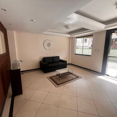 Cobertura com 170m², 3 quartos (sendo 1 suíte), 2 garagens, no bairro Carvoeira em Florianópolis