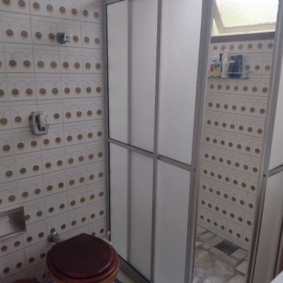 Casa Residencial com 140m², 3 quartos, 1 suíte, 3 garagens, no bairro Trindade em Florianópolis