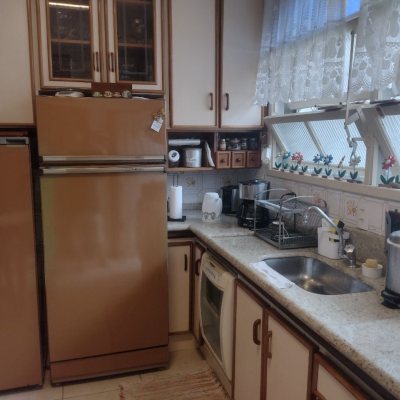 Casa Residencial com 140m², 3 quartos, 1 suíte, 3 garagens, no bairro Trindade em Florianópolis