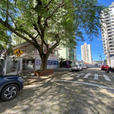 Apartamentos com 103m², 3 quartos, 1 suíte, 1 garagem, no bairro Campinas em São José